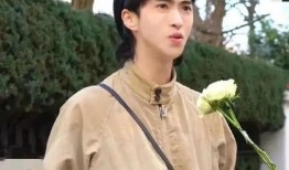 娱乐八卦吃瓜少女是谁啊,她是如何成为网络红人的？