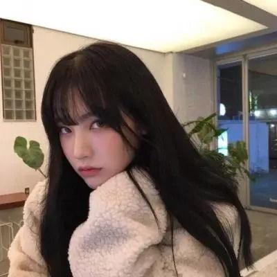 娱乐吃瓜酱朴素的女孩